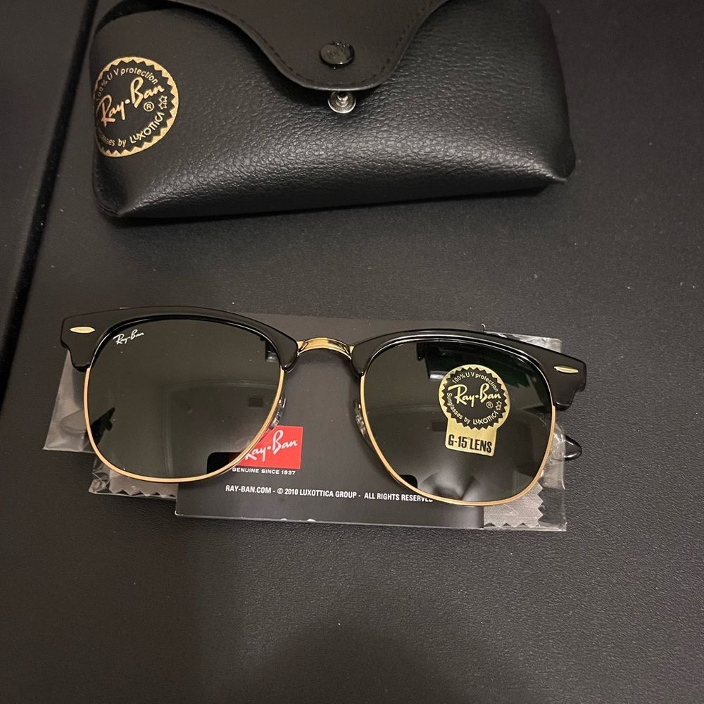 Ray-Ban RB3016 Clubmaster - Picture 3 of 3